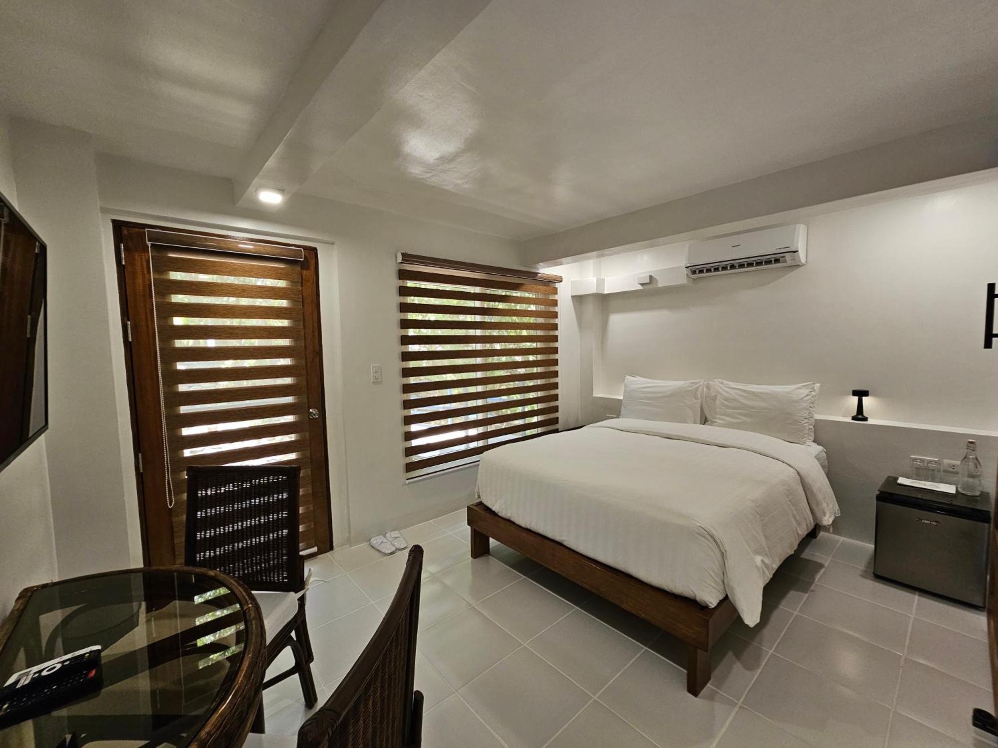 Resort Edgewater Dive &