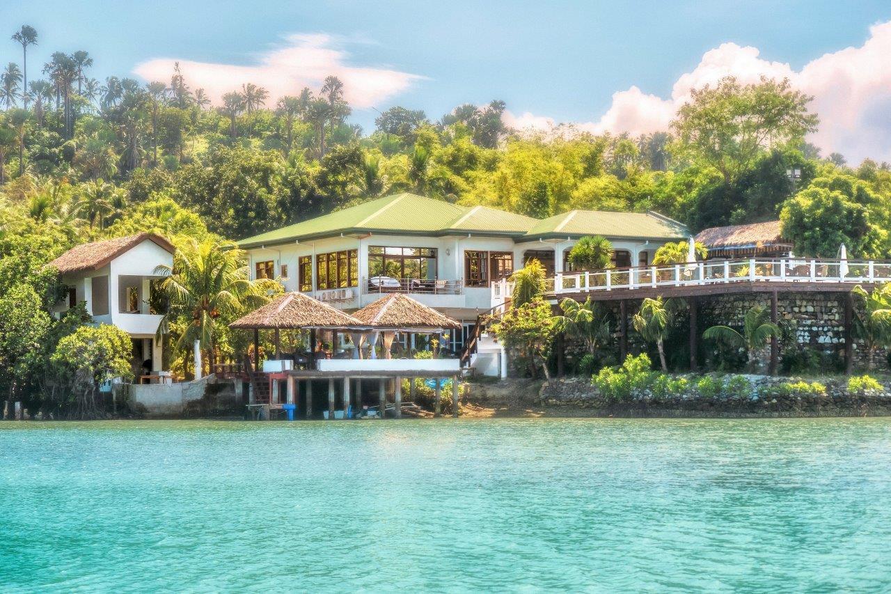 Edgewater Dive & Resort 4*